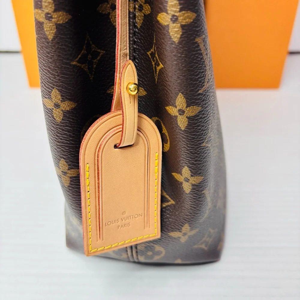 ⛔️SOLD⛔️LOUIS VUITTON Monogram Graceful PM Shoulder Bag - Picture 4 of 10